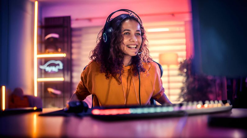 streaming vs playing